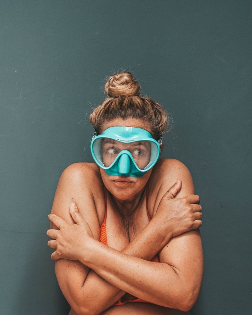 scuba hand signal for cold