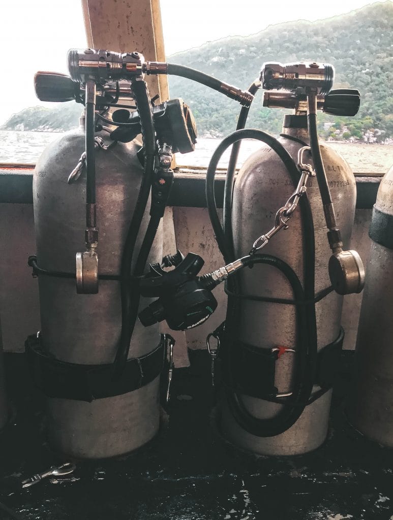 Sidemount rig and two tanks