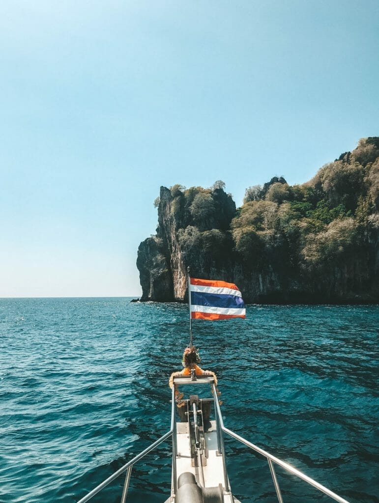bow of a dive boat with Thailand flag
