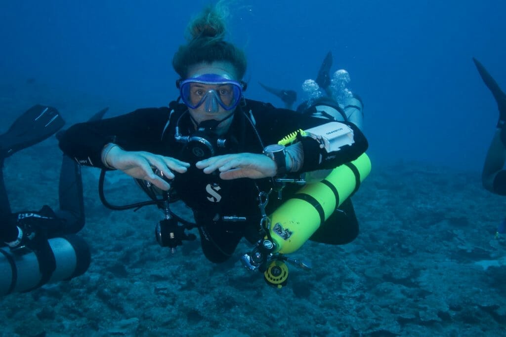 Annika Ziehen doing a technical dive with stage tanks