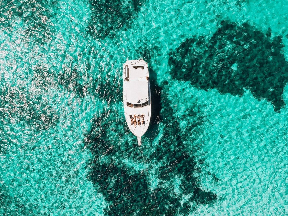 White boat while diving in Roatan