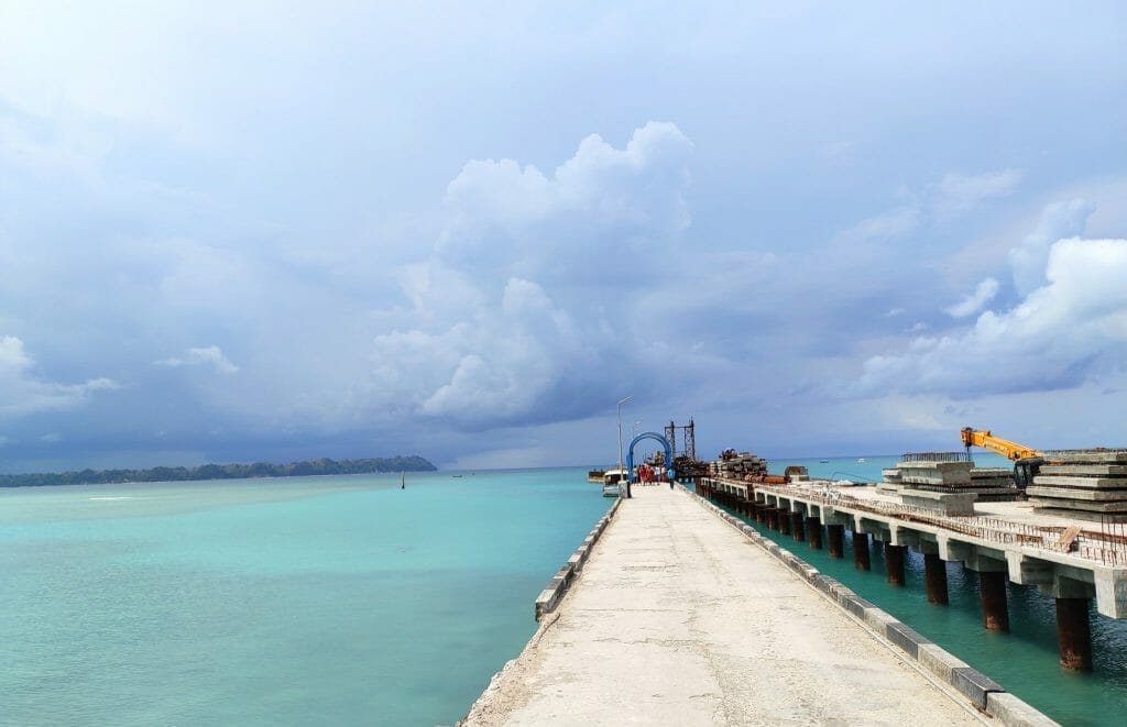 Pier at Havelock Island and turquoise ocean