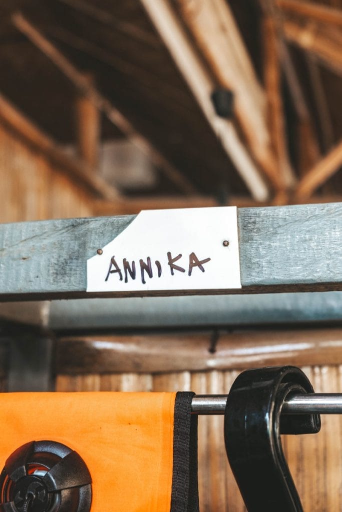 Sign saying Annika for dive gear
